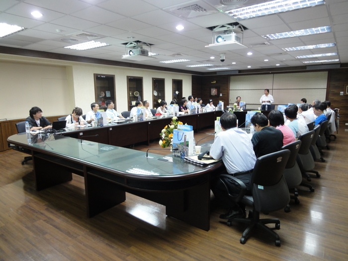 100年度第2次全國大專院校-跨區學務中心委員聯席會議之標竿學習與觀摩交流圖片